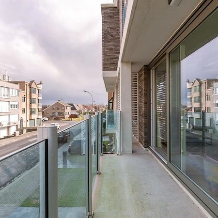 Bright Apartment Nearby The Beach In De Haan Bagian luar foto