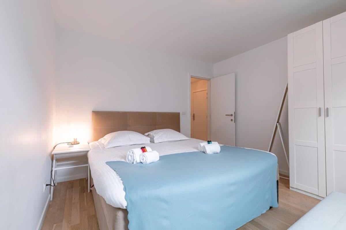Bright Apartment Nearby The Beach In De Haan Bagian luar foto