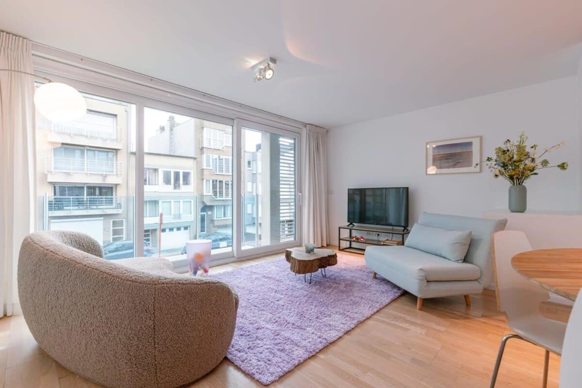 Bright Apartment Nearby The Beach In De Haan Bagian luar foto