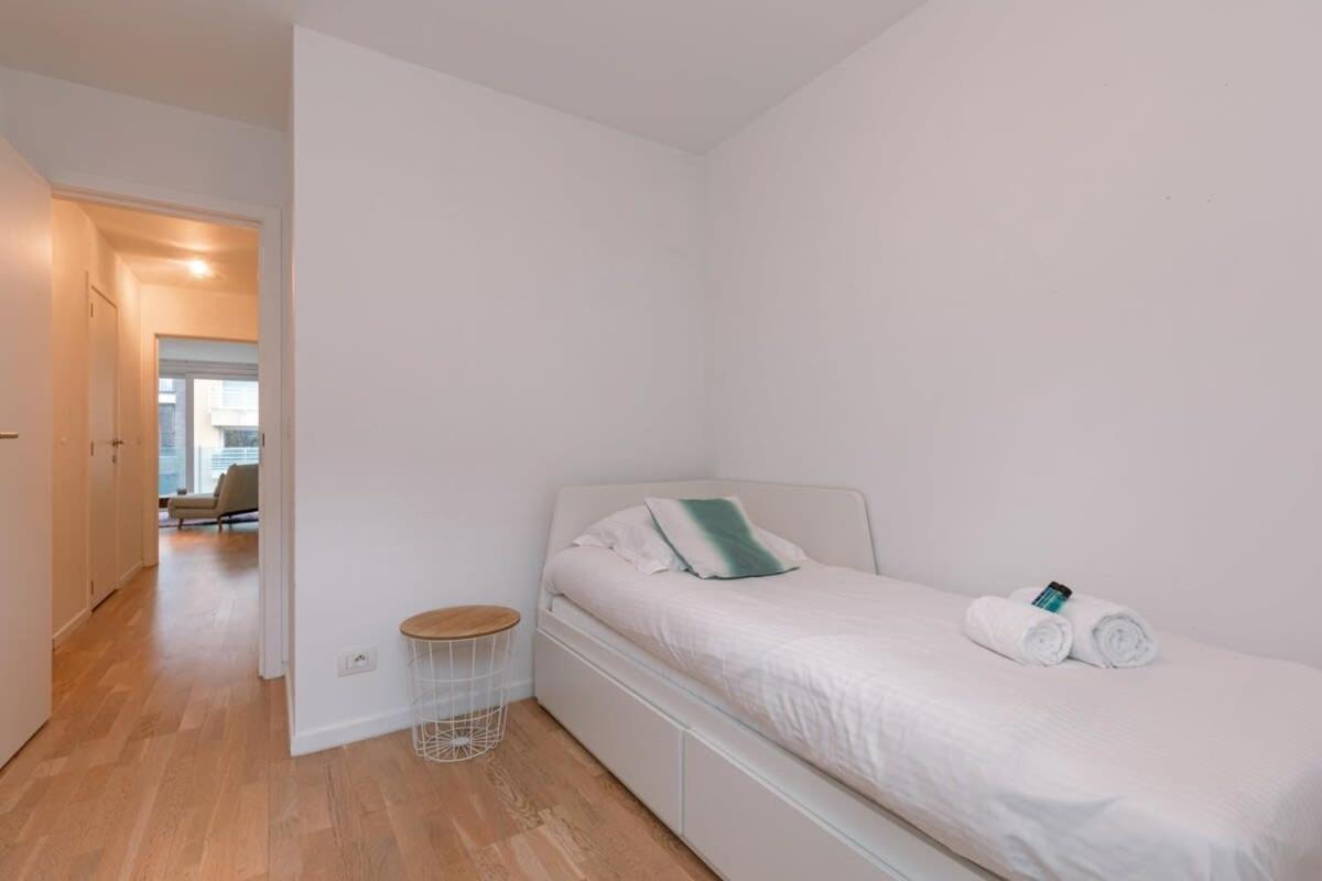 Bright Apartment Nearby The Beach In De Haan Bagian luar foto